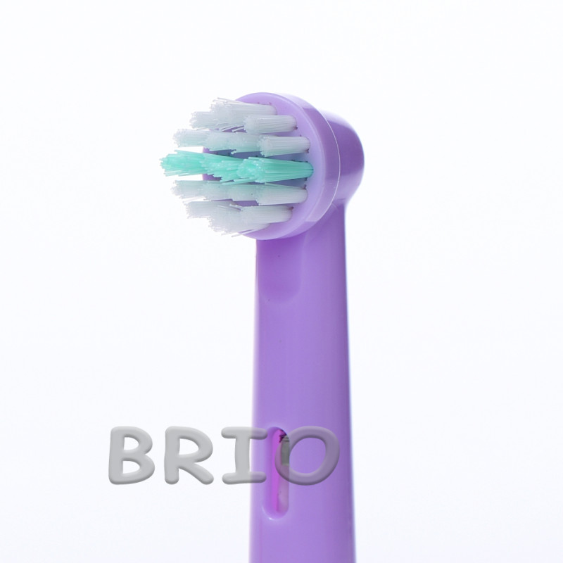Насадки змінні до електричних зубних щіток oral b дитячі м'які EB-10A 4 шт